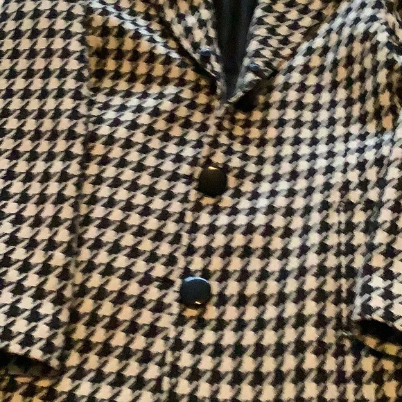 Coat - Picture 3 of 4